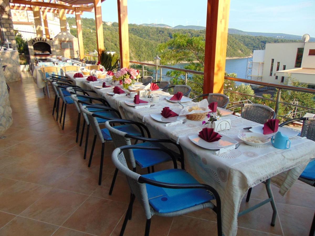 Vila Vito Apartment Dobra Voda Bagian luar foto