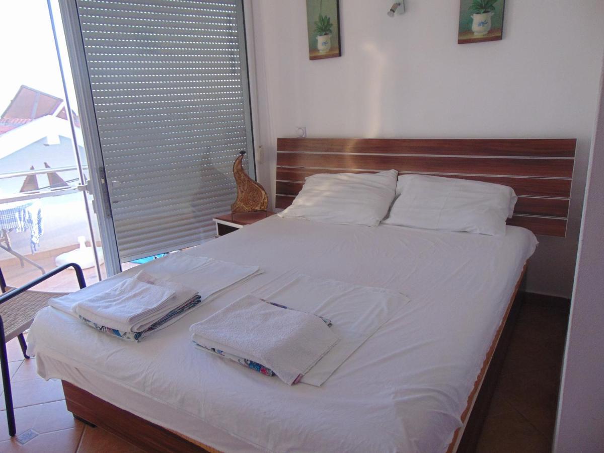 Vila Vito Apartment Dobra Voda Bagian luar foto