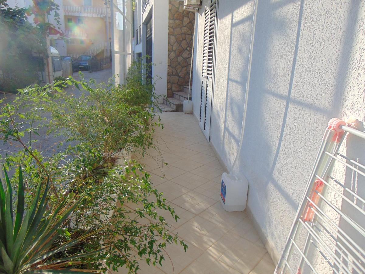 Vila Vito Apartment Dobra Voda Bagian luar foto