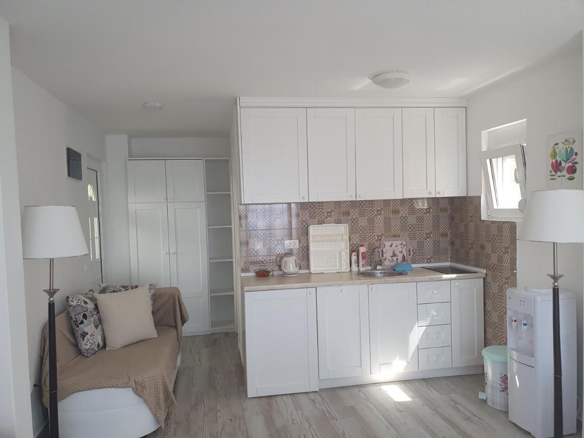 Vila Vito Apartment Dobra Voda Bagian luar foto
