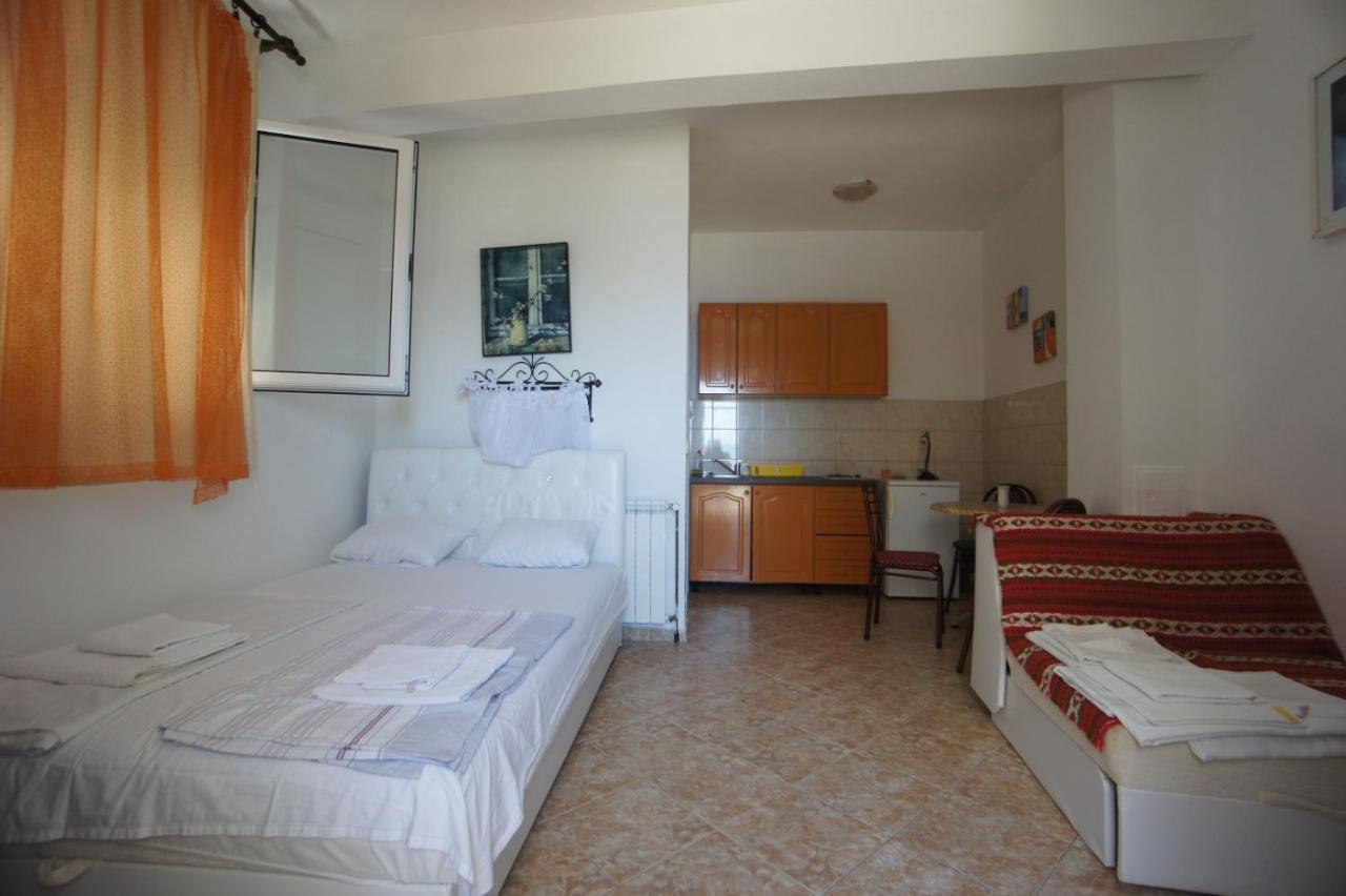 Vila Vito Apartment Dobra Voda Bagian luar foto
